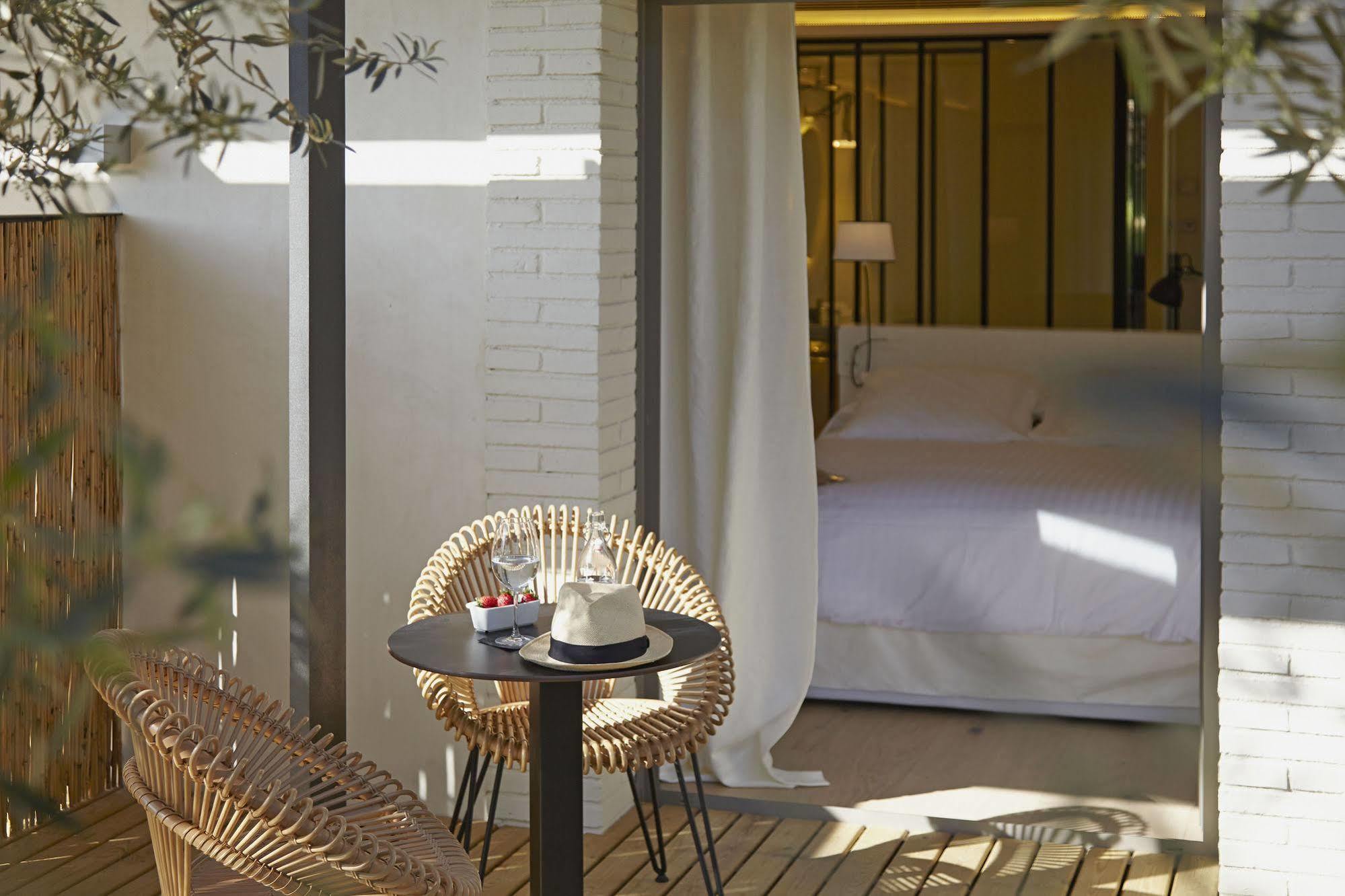 Hotel Mas Lazuli By Fimedhotels Pau Exteriör bild